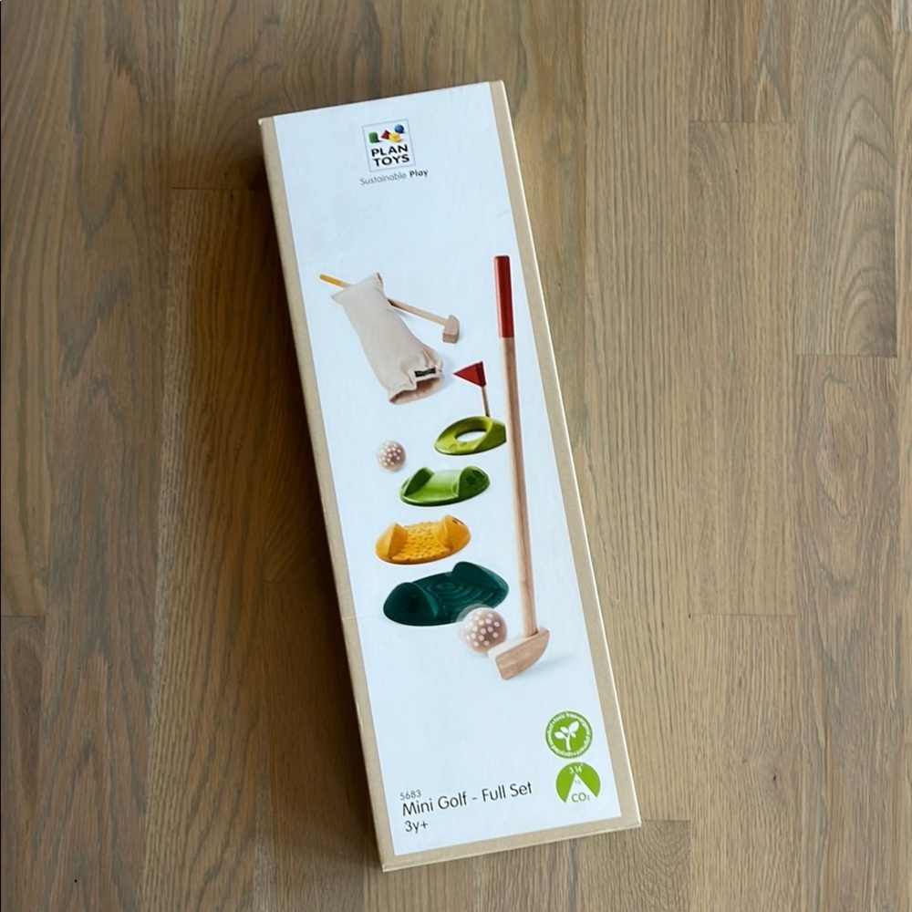 PlanToys 8-Piece Mini Golf Playset